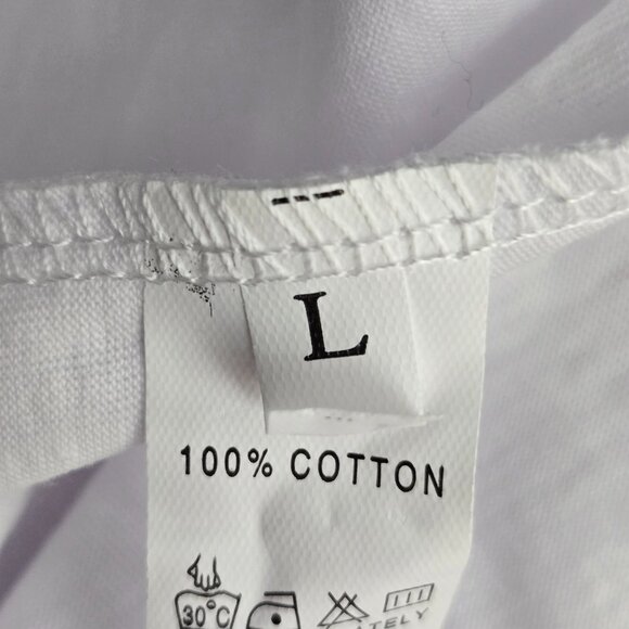 3/$25 NWOT | East Hampton Village New York Graphic Print White Short Sleeve - Picture 4 of 5